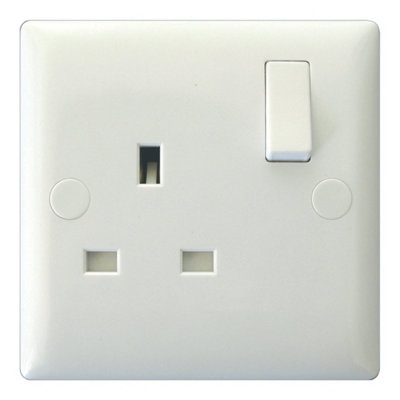 Varilight Single Switched Plug SocketValue Polar White With White InsertXo4W from B&Q