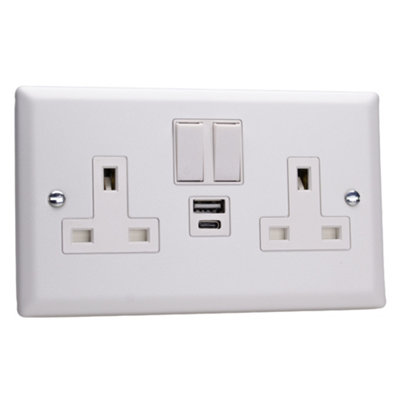 Varilight Double Switched Plug Socket With Usb A+C ChargingUrban Chalk White With White InsertXy5Uacw.cw from B&Q