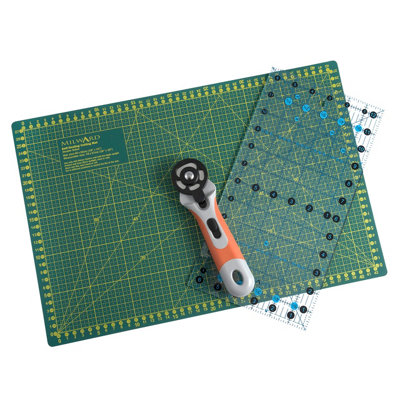 Groves Of Thames Pwork Starter KitPatchwork Starter Kit: MatRotary Cutter & RulerMilward from B&Q