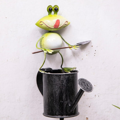 Annibells Metal Frog Garden Stake With Watering Can from B&Q