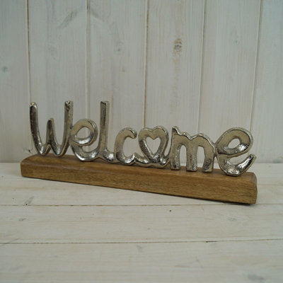 - Satchville Metal Welcome On Wooden Base