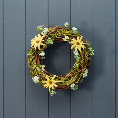 Satchville Spring Wreath With Daisies from B&Q