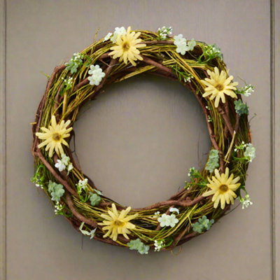 Satchville Spring Wreath With Daisies from B&Q
