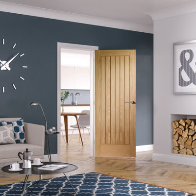 XL Joinery Internal Oak Pre-Finished Suffolk1981 X 762 X 35mm (30") from B&Q