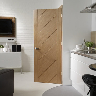 Xl Joinery Internal Monza Oak Door 2040 X 726 X 40mm from B&Q