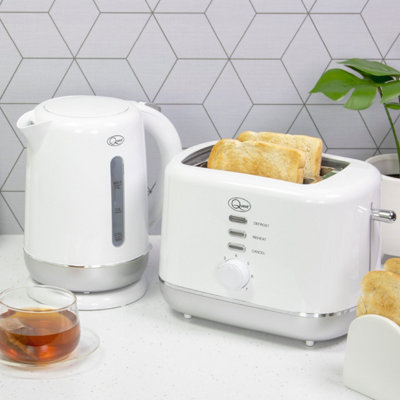 Quest 39979 White Coloured 1.5L Kettle And 2-Slice Toaster Set from B&Q