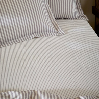 Yard Hebden Striped 100% Cotton Fitted SheetMauveKing from B&Q