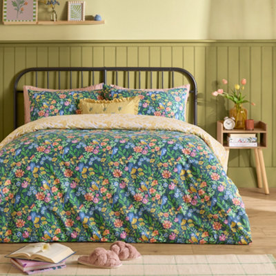 Furn. Emerie Floral Reversible Duvet Cover SetSuper King from B&Q