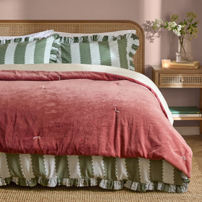 B&Q -  Edie 100% Cotton Velvet Bedspread - Image 8
