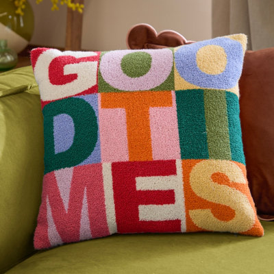B&Q - furn. Furn Good Times Tuft Boucle Feather Filled Cushion