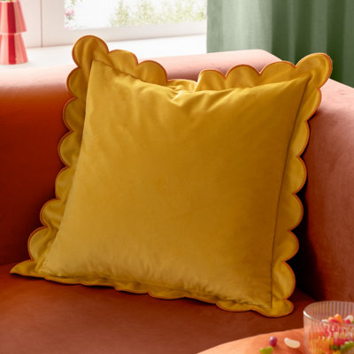 B&Q - furn. Furn Lil Scallop Velvet Polyester Filled Cushion