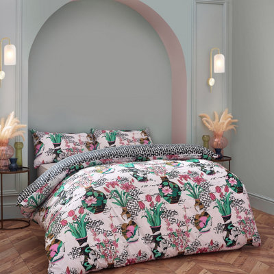 Furn. Ishiko Floral Reversible Duvet Cover SetDoubleWhite from B&Q