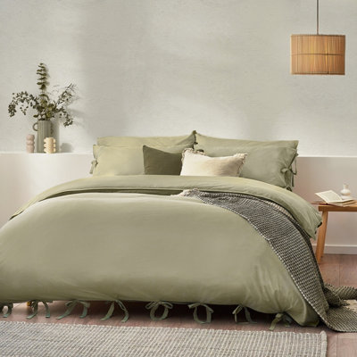 Yard Mallow Bow Tie 100% Cotton Duvet Cover Set from B&Q