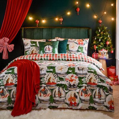 Furn. Showtime Festive Duvet Set from B&Q