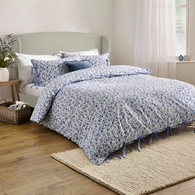Wylder Hannah Floral 100% Cotton Duvet Cover SetSuper KingBlue from B&Q