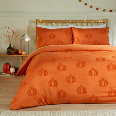 Shop autumn bed sets.