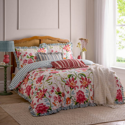 Wylder Claudia Floral Duvet SetKingMulticolour from B&Q