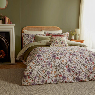 Wylder Tilda Floral Reversible Duvet SetKingMulticolour from B&Q