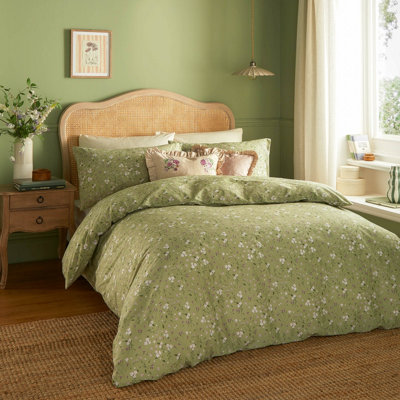 Wylder Bronte Floral Duvet SetSuper KingGreen from B&Q