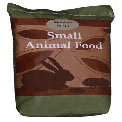 Henry Bell Guinea Pig With Grass 15Kg from B&Q