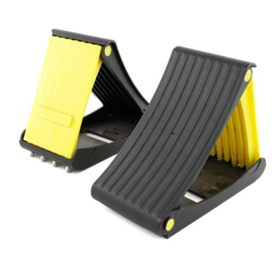 Streetwize Leisurewize Wheel Chocks With Spikes Caravan Motorhome Car Trailer Wheel 2 Pack from B&Q