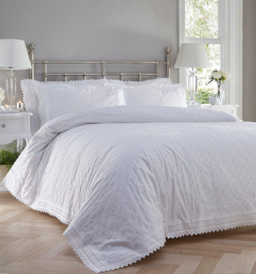 Portfolio Home Balmoral White Single Duvet Cover And Pillowcase from B&Q