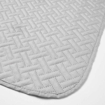 OHS Geo Pinsonic Blanket Throw Quilted Bedspread from B&Q