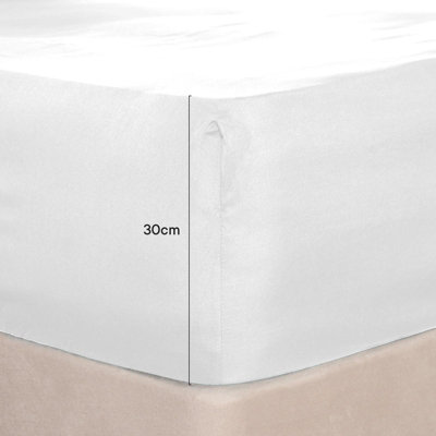 Ohs Microfibre Deep Fitted SheetWhiteSuperking from B&Q
