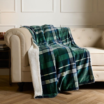 Ohs Husdon Flannel Check Fleece ThrowNavy/green from B&Q