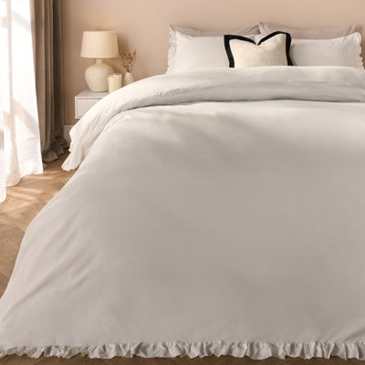 Ohs Frill Edge Duvet Cover Set Microfibre Quilt Decor BeddingWhiteDouble from B&Q