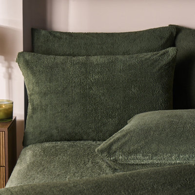 Ohs 4 Pack Teddy Fleece Pillowcase Cover Bedding Set ThermalWoodland Green from B&Q