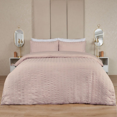 OHS Seersucker Duvet Cover With Pillowcase Bedding from B&Q