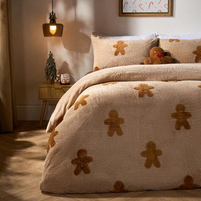 B&Q -  Christmas Tufted Gingerbread Man Duvet Cover With Pillowcase Bedding Set