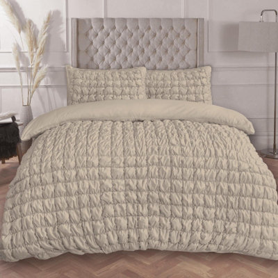 OHS Filled Seersucker Duvet Cover With Pillowcase Bedding SetNaturalSingle from B&Q