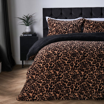 OHS Leopard Sherpa Fleece Reversible Duvet Cover Set With Pillowcase from B&Q