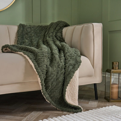 Ohs Cable Knit Ultra Soft Sherpa Fleece Throw Reversible Bed Blanket from B&Q