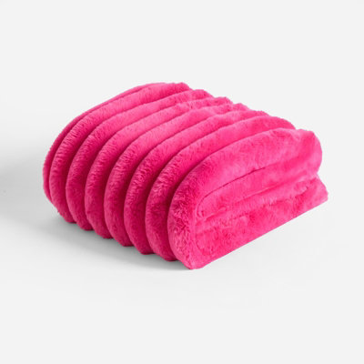 OHS Jumbo Faux Fur Fleece Throw Ribbed Fluffy Blanket from B&Q