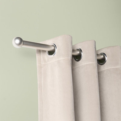 Ohs Curtain Pole Extendable 28mm Metal Finnials Twist End Rod 120-200CmSilver from B&Q