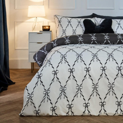 Ohs Bow Lattice Bedding Set Microfibre Reversible Duvet Cover With PillowcaseMonoDouble from B&Q
