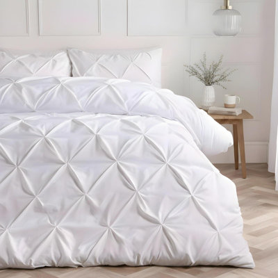 Ohs Pintuck Bedding Set Microfibre Pinch Pleat Duvet Cover With PillowcaseWhiteSuper King from B&Q