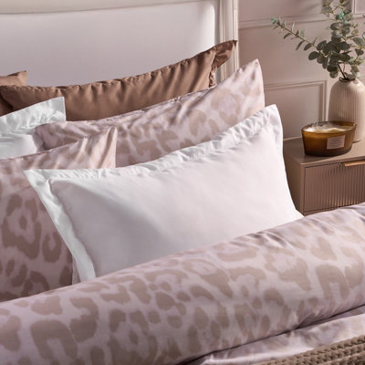 Ohs  2 X Plain Dyed Oxford Pillowcases Soft Microfibre Pillow Cover SetWhite from B&Q