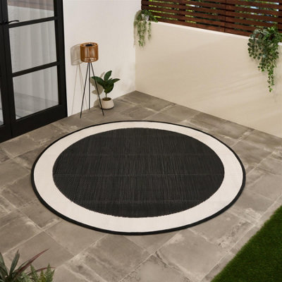 B&Q -  Contrast Border Reversible Round Outdoor Garden Rug Waterproof Mat