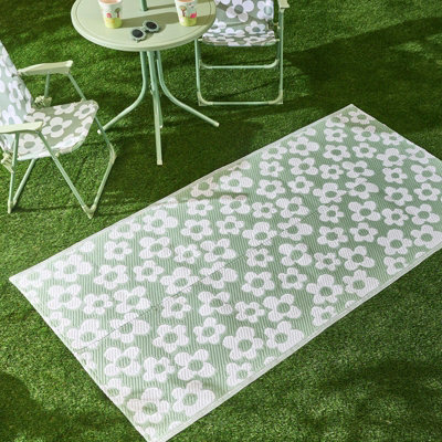 B&Q -  Daisy Reversible Outdoor Garden Rug Waterproof Area Mat
