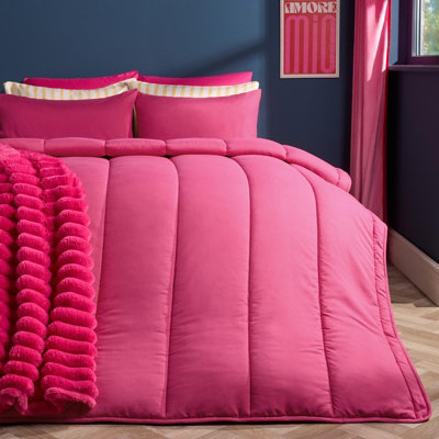 Ohs Plain 10.5 Tog Coverless Duvet With Pillowcase Bedding SetHot PinkKing from B&Q