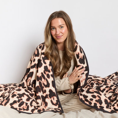 Ohs Leopard 8Kg Weighted Blanket Sensory Sleep Therapy Quilted Throw from B&Q