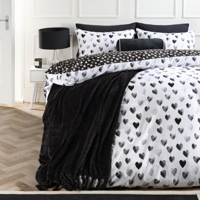 B&Q -  Watercolour Hearts Duvet Cover Set Microfibre Bedding With PillowcaseMonoDouble