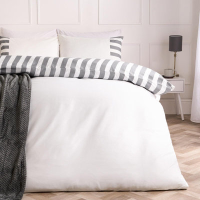 Ohs Stripe Edge Bedding Set Microfibre Duvet Cover With PillowcaseWhite/greyKing from B&Q