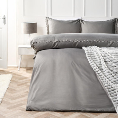 Ohs Scallop Edge Bedding Set Microfibre Duvet Cover With PillowcaseGrey/silverKing from B&Q