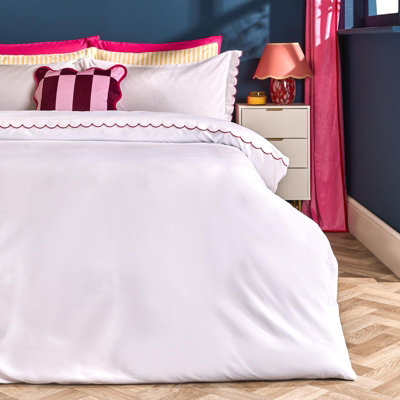 Ohs Scallop Edge Bedding Set Microfibre Duvet Cover With PillowcaseWhite/hot PinkKing from B&Q