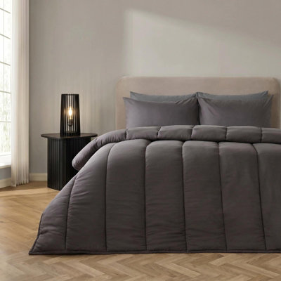 B&Q -  Plain 10.5 Tog Coverless Duvet With Pillowcase Bedding SetCharcoal - Image 4